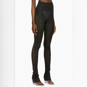 Kathryn Bowen - Skater Leggings